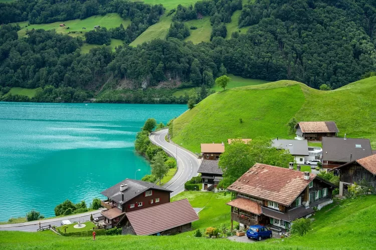 Destinasi Terdingin di Indonesia, Ada yang Dijuluki Swiss Kecil