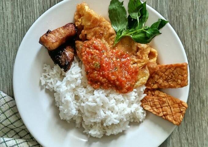 4. Sego Sambel Mak Yeye