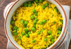Nasi Kuning Rice Cooker dengan Kacang Polong Praktis