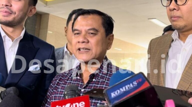 Adik Ipar Jokowi Serahkan Ijazah Asli ke Bareskrim Polri