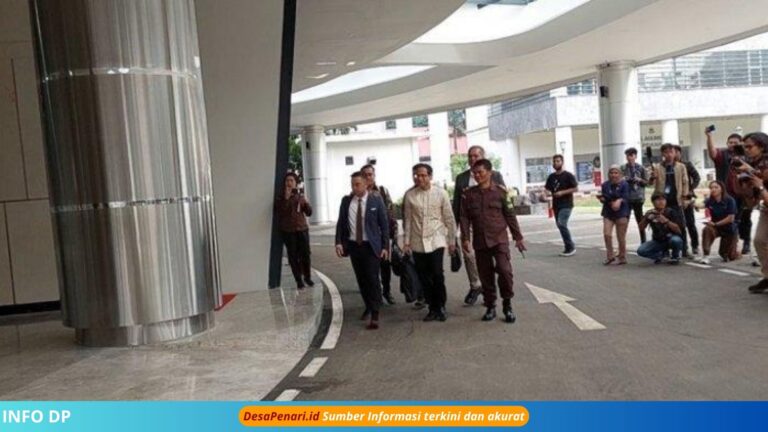 Nadiem Makarim Tiba Di Kejagung Bawa Tas Hitam Besar!