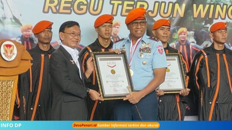 Regu Penerjun Kopasgat TNI AU Raih Rekor MURI
