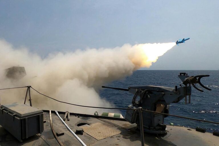 Baru! Iran Luncurkan Rudal ke Samudra Hindia