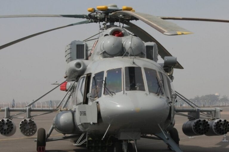 Helikopter Penyelamatan Pakistan Jatuh di Tengah Cuaca Ekstrem