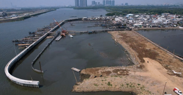 Giant Sea Wall: Solusi Revolusioner AHY Lindungi Pesisir Utara Jawa dari Ancaman Bencana