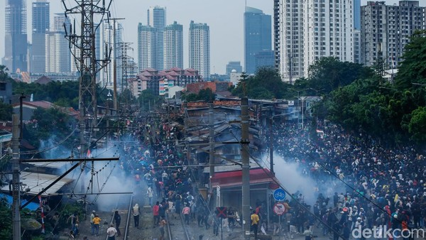 Demo di DPR, KAI Commuter Kerahkan Personel Keamanan di Stasiun Terdekat
