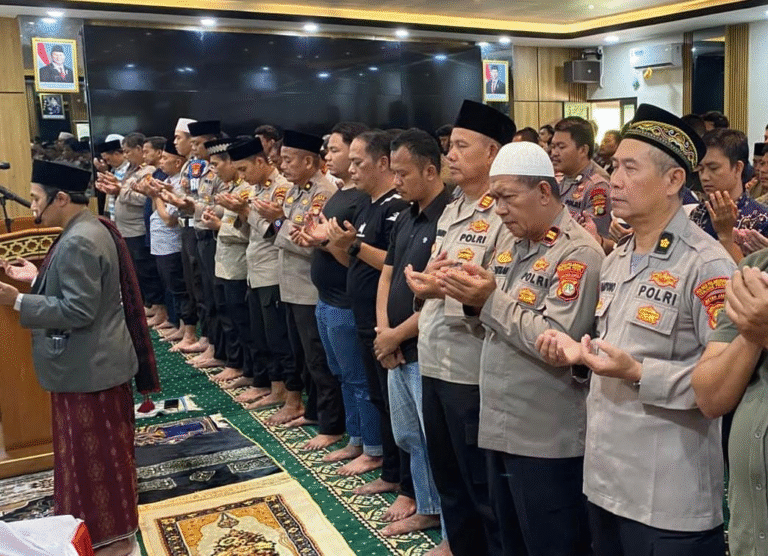 Solidaritas Membara! Ribuan Jamaah Shalat Ghaib untuk Affan