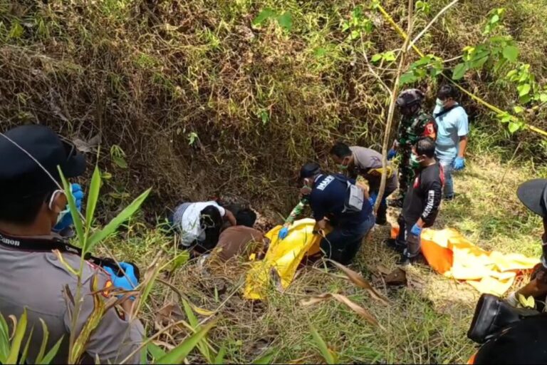 Mayat Pria Ditemukan Membusuk di Hutan Pacitan, Diduga Pelaku Pembunuhan