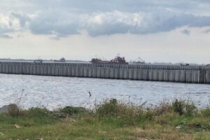 Pagar beton di wilayah utara Marunda, Cilincing, Jakarta Utara