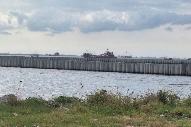 Pagar Beton Laut Cilincing Bikin Heboh: PT KCN Ungkap Izin Sudah Lengkap