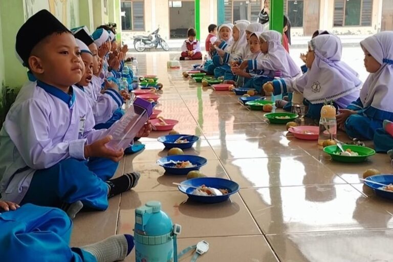 Lebih Pilih Program Sendiri, Sekolah di Pamekasan Tolak MBG Pemerintah