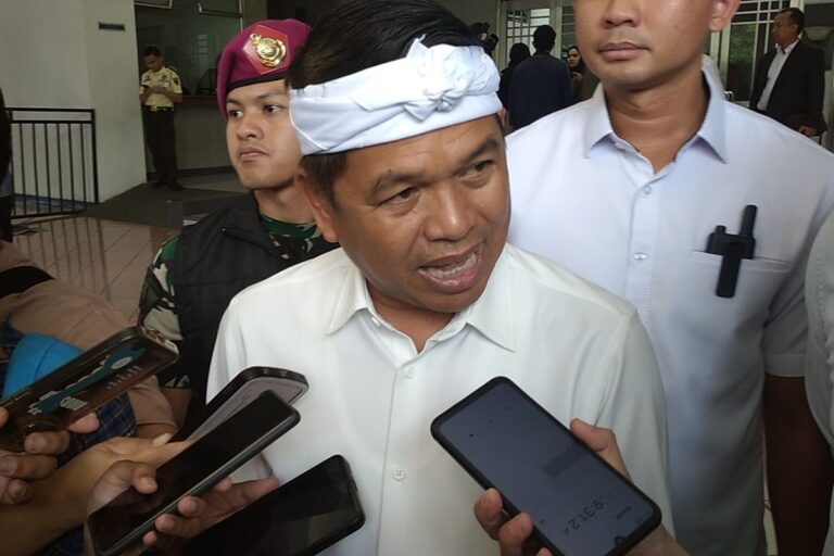 Gubernur Jabar Ancam Tutup Operasi Tambang Nakal di Parung Panjang