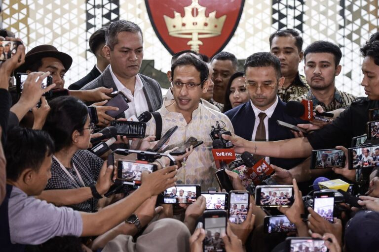 Nadiem Makarim Resmi Jadi Tersangka! Kasus Korupsi Chromebook Hebohkan Negeri