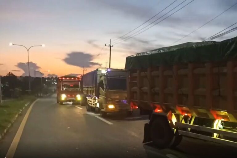 Pemerintah Bakal Wajibkan Truk Tambang Berstandar Euro 4