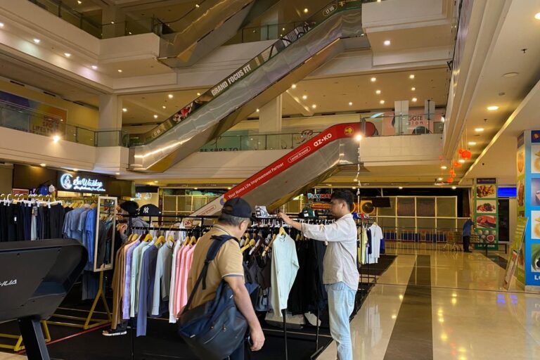 Ditinggal Pembeli, Grand Paragon Mall Hadapi Tantangan Era Belanja Daring