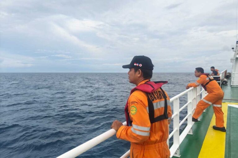7 Hari Pencarian, Kapal Ambulans di Selat Makassar Tak Ditemukan: “Kami Masih Berharap”