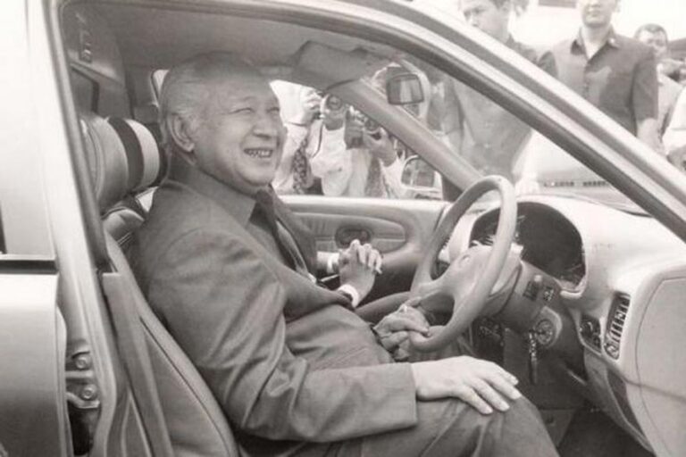 Soeharto Resmi Jadi Pahlawan Nasional Usai Tiga Kali Diusulkan