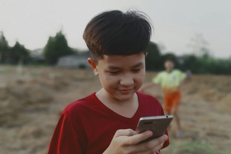 Malaysia Ikuti Jejak 6 Negara, Batasi Kepemilikan Medsos untuk Anak di Bawah Umur