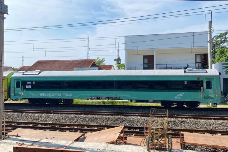 Resmi Diluncurkan! Kereta Khusus Petani dan Pedagang Siap Beroperasi 14 Kali Sehari