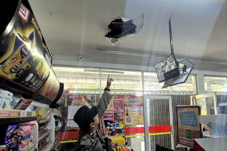 Toko Swalayan Blitar Dibobol, Rokok dan Kosmetik Senilai Jutaan Raib