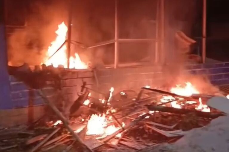 Buntut Penangkapan Nelayan, Mess Kontraktor Migas di Kangean Dibakar Massa