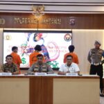 Tiga Pejabat Desa Madobag Diciduk Polisi Terkait Dugaan Korupsi APBDes Rp1,1 Miliar.