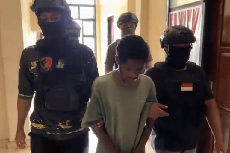 Satgas Damai Cartenz Amankan Anggota KKB Terduga Pelaku Pembakaran Samsat Yahukimo