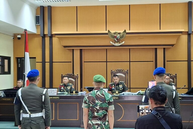 Tuntutan 12 Tahun Penjara dan Pemecatan untuk Komandan Prada Lucky