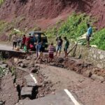 Hujan Deras Picu Longsor, Jalan di Flores Timur Rusak dan Tidak Bisa Dilewati Mobil
