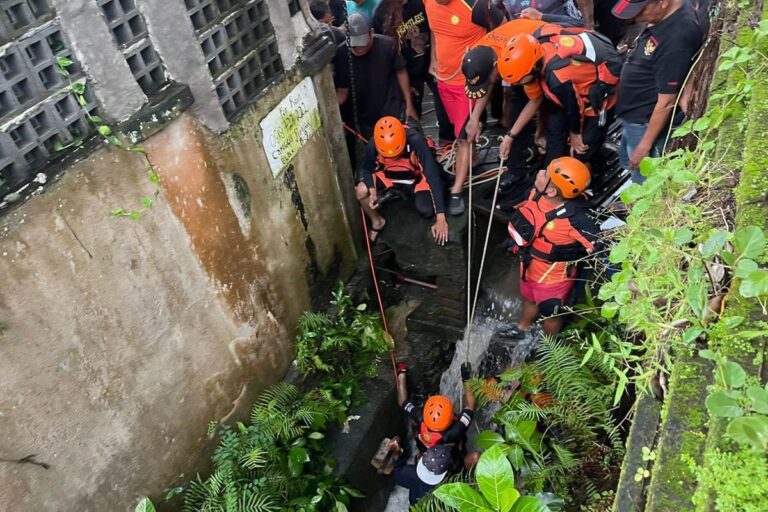 Seorang WNA Tewas Diduga Akibat Menerobos Banjir di Jalan Krisnantara, Badung
