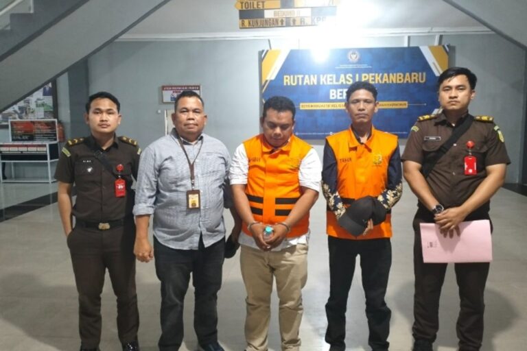 Kejati Riau Jerat Dua Tersangka dalam Kasus Korupsi Dana PI Senilai Rp 64 Miliar