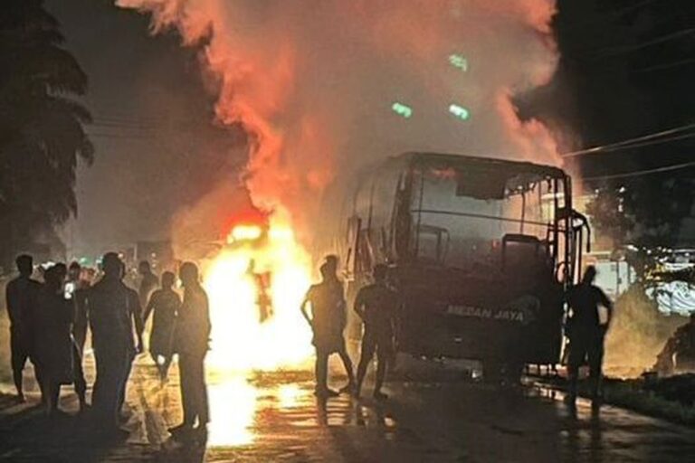Diduga Korsleting, Bus Medan Jaya Terbakar di Muratara, Semua Penumpang Selamat