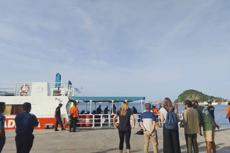 Pencarian di Perairan Padar Diperpanjang, Fokus pada Pelatih Valencia dan Kedua Putrinya