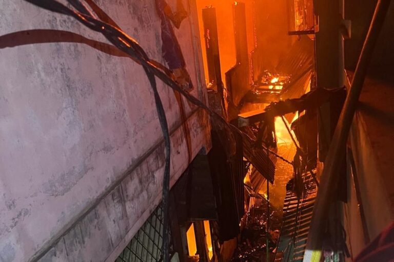 15 Bangunan Ludes dalam Sekejap, Proses Pemadaman di Tambora Berjalan 5 Jam