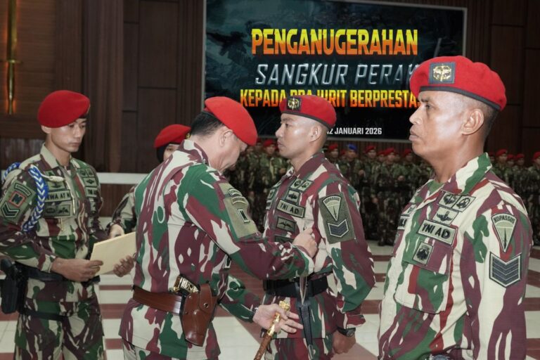 Dianugerahi Sangkur Perak, Ini Kisah Heroik Serma Edi Sutono yang Mempertaruhkan Nyawa