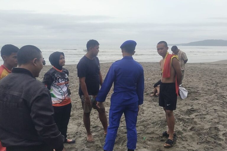 Dua Pria dari Bogor Hilang Diterjang Ombak di Pantai Sukabumi