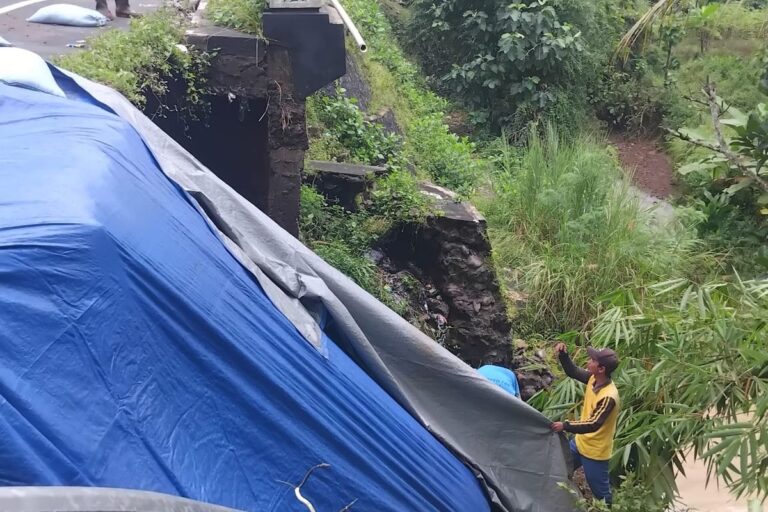 Arus Terganggu, Longsor Paksa Jalur Purworejo-Magelang Dialihkan Satu Jalur