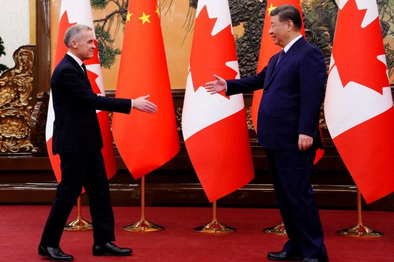 Trump Beri Ultimatum ke Kanada: “Bisnis dengan Beijing? Tarif Bakal Dinaikin 100%!”