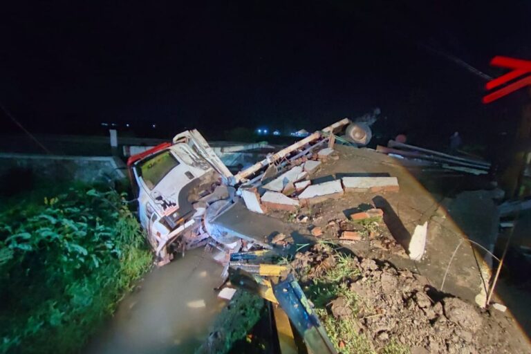 Kereta vs Truk di Kebumen, Keselamatan di Perlintasan Kembali Dipertanyakan