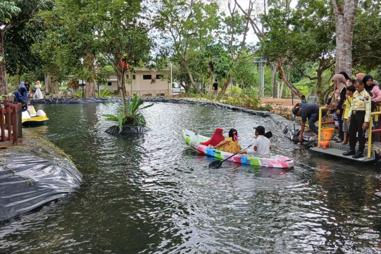 Liburan di Pangkalpinang Makin Asyik! Perahu Mini dan Jejak Kolonial Ramaikan Bukit Baru