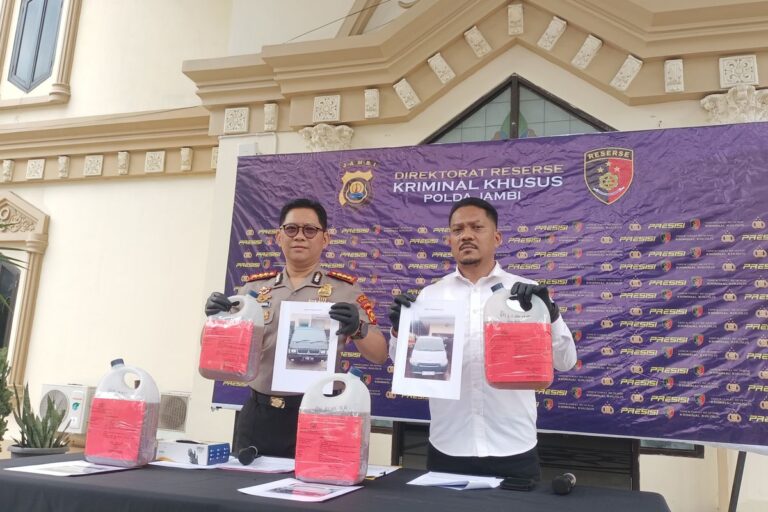 Ditreskrimsus Polda Jambi Sita 11 Ton Solar Ilegal yang Akan Dikirim ke Tambang Emas Ilegal