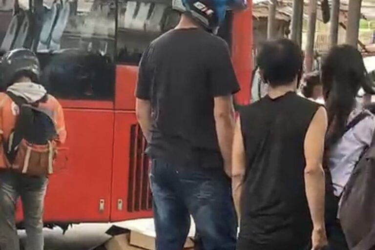 Transjakarta Nonaktifkan Sopir Bus yang Tabrak Pejalan Kaki hingga Tewas