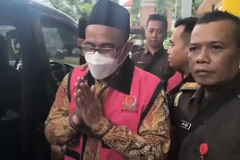 Kejari Gresik Tahan Pengasuh Ponpes Tersangka Korupsi Dana Hibah Rp 400 Juta