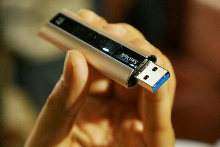 Kemenkum Peringatkan Penjual Flash Disk Berisi Lagu Bajakan: Ancaman Pidana 10 Tahun Penjara
