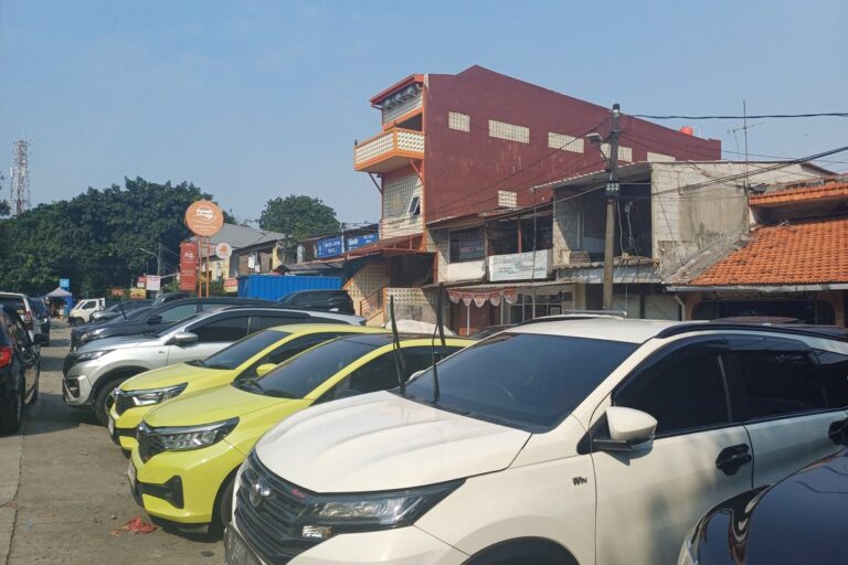 Libur Kantor Singkat, Sewa Mobil Mudik di Tanjung Priok Turun 28 Persen