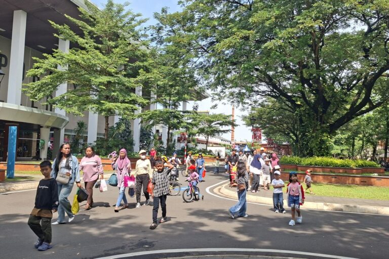 TMII Primadona Libur Lebaran Warga Ibu Kota Berkat Akses Lancar dan Tiket Terjangkau