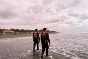 Wisatawan Hilang Terseret Ombak di Pantai Pecaron Kebumen, Tim SAR Lakukan Pencarian