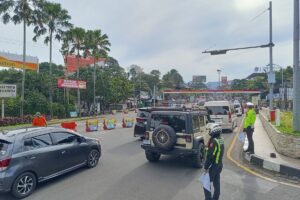 5.000 Kendaraan Masuk Kawasan Puncak, Kepolisian Berlakukan One Way Situasional