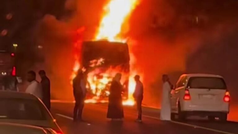 Bus yang Ditumpangi 24 Jemaah Umrah RI Terbakar, Kemenlu Pastikan Tak Ada Korban