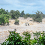 Akses Dua Desa di Garut Lumpuh Usai Jembatan Ciwarunga Putus Diterjang Banjir